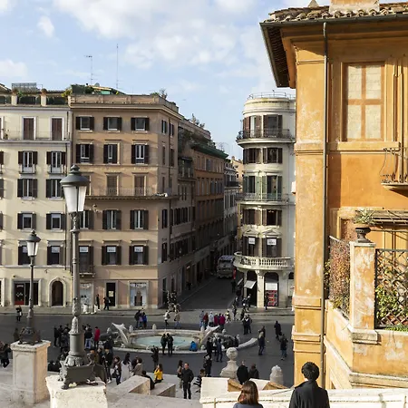 Aparthotel Louly Spanish Steps 4*