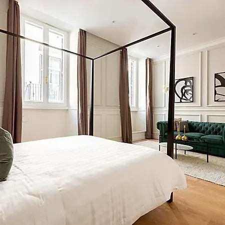 Aparthotel Louly Spanish Steps 4*