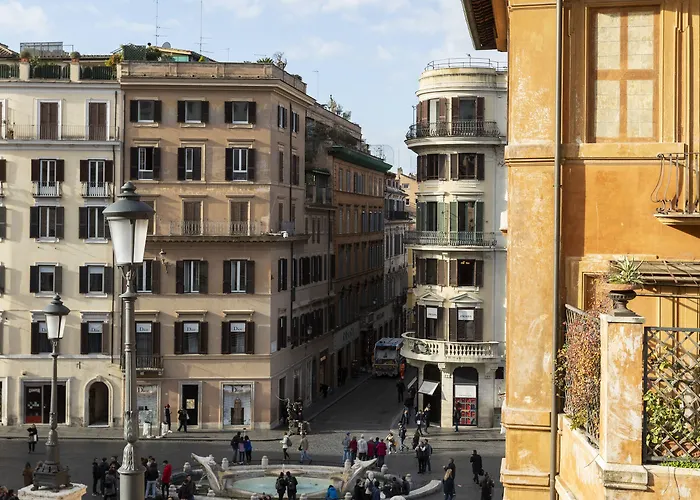 Apartmanhotel Louly Spanish Steps 4*