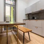 Louly Spanish Steps מלון דירות 4*