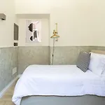 מלון דירות Louly Spanish Steps 4*