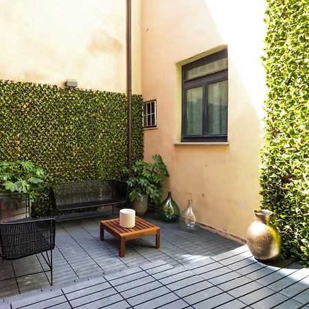 מלון דירות Louly Spanish Steps 4*