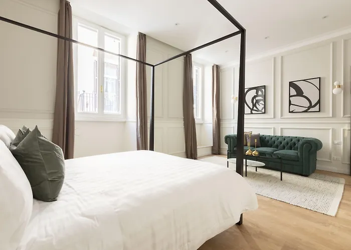 Louly Spanish Steps Apartahotel