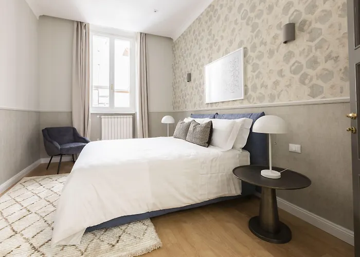 Louly Spanish Steps Apartahotel 4*