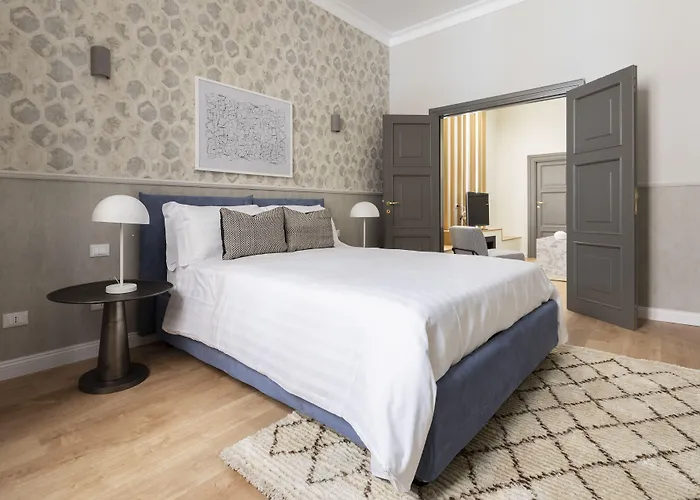 Apartahotel Louly Spanish Steps